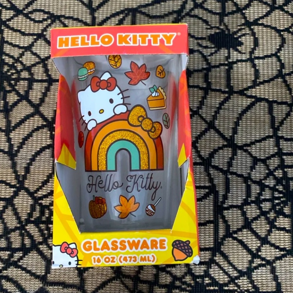 Hello Kitty Autumn Fall 16Oz Glassware NWT